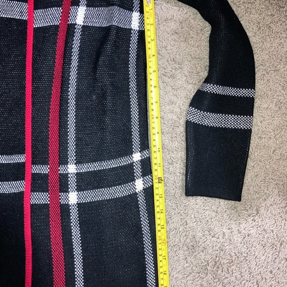 Cute multi-color sweater - Picture 8 of 8